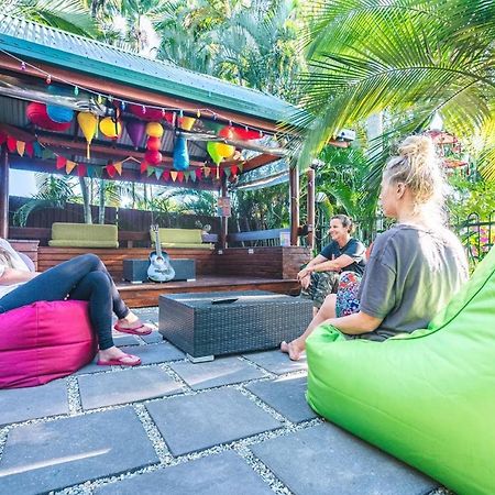 Tropic Days Boutique Hostel Кэрнс Экстерьер фото