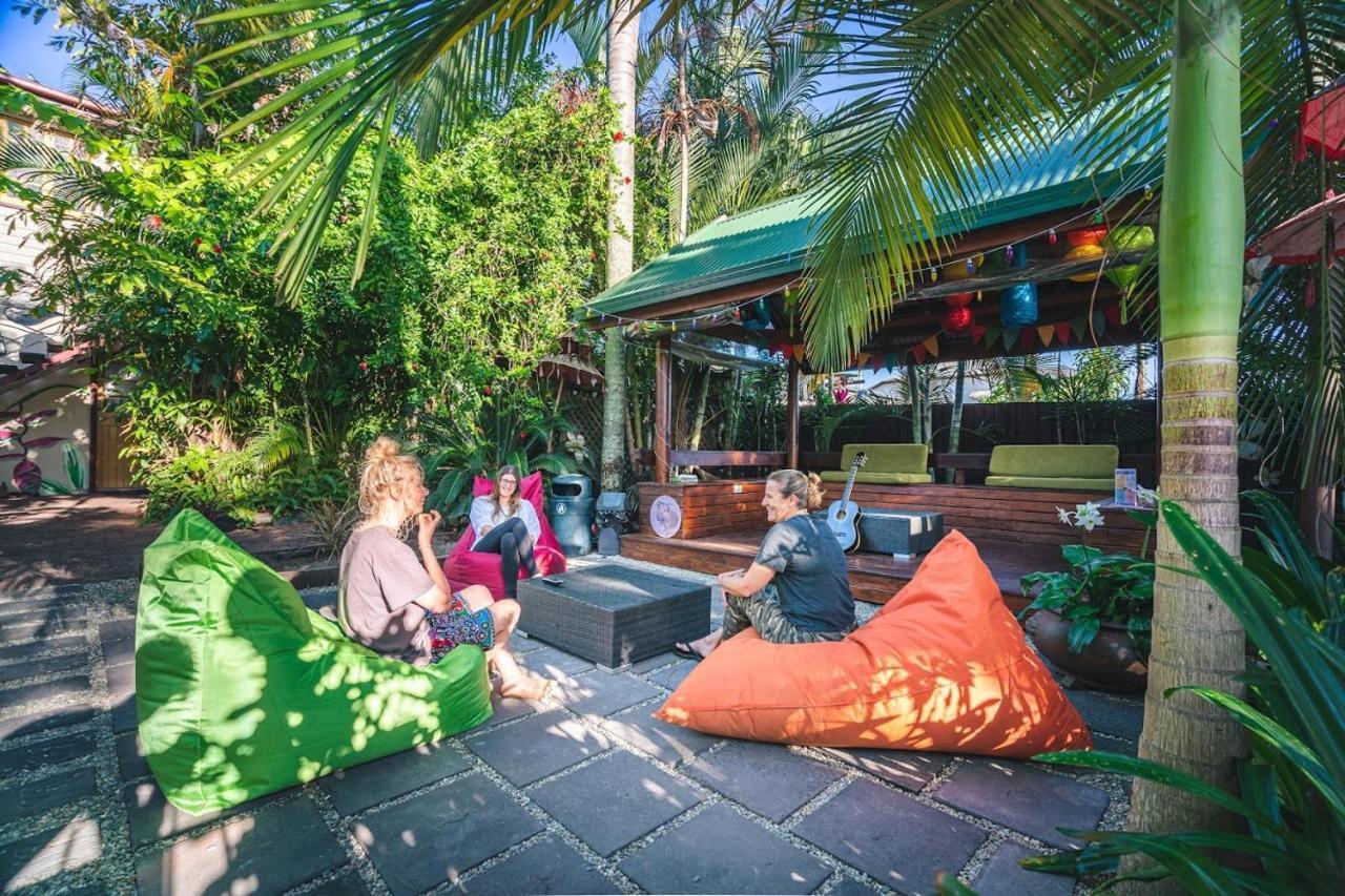 Tropic Days Boutique Hostel Кэрнс Экстерьер фото
