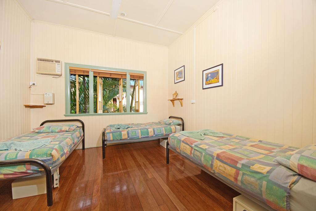 Tropic Days Boutique Hostel Кэрнс Номер фото