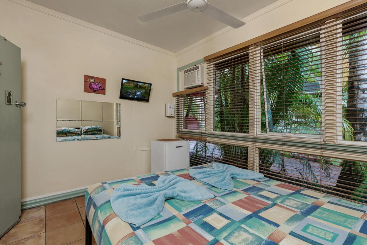 Tropic Days Boutique Hostel Кэрнс Экстерьер фото