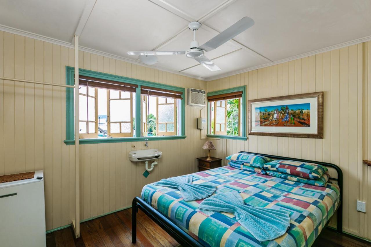 Tropic Days Boutique Hostel Кэрнс Экстерьер фото