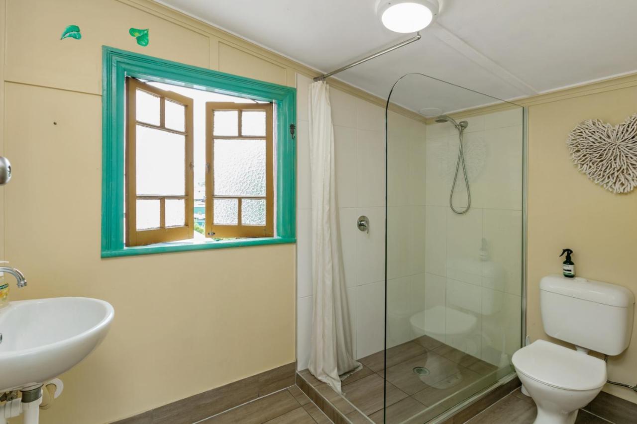 Tropic Days Boutique Hostel Кэрнс Экстерьер фото